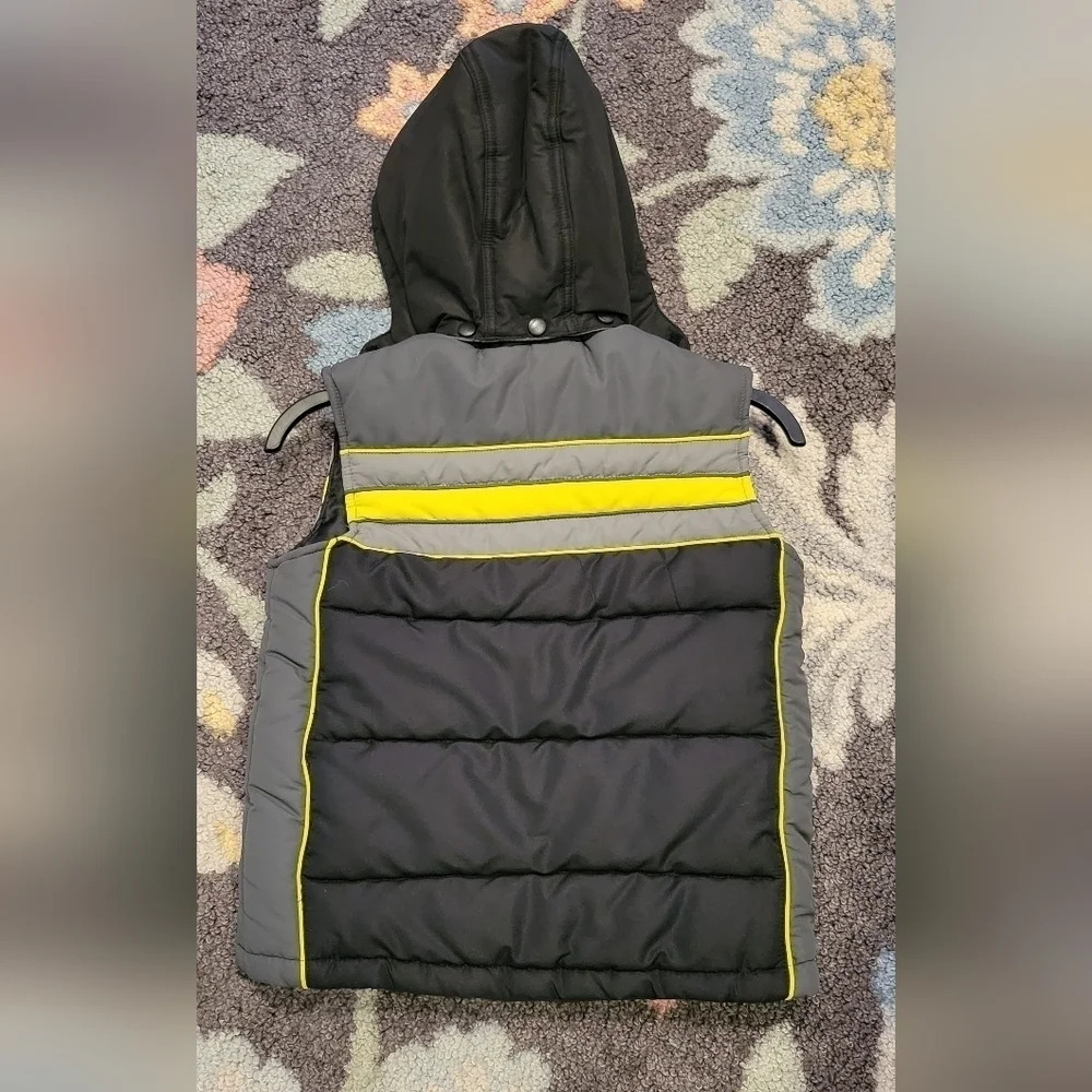 Triple Star Boys hooded sleeveless puffer vest black, grey, yellow - Picture 3 of 7